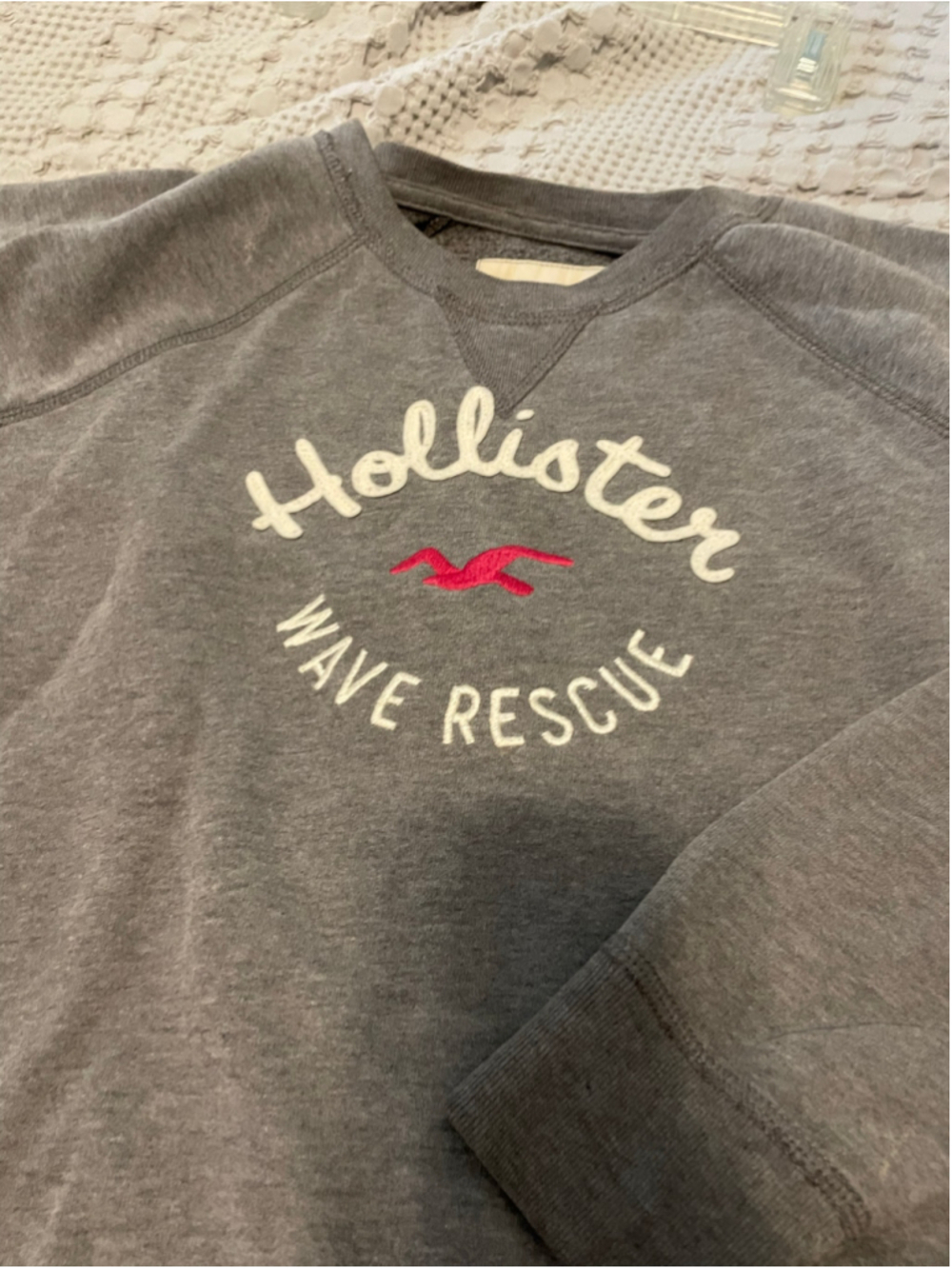Women's Hollister Wave Rescue Sweatshirt Grey White Size M - Picture 3 of 3